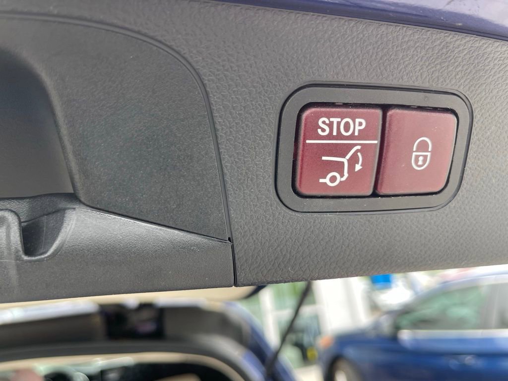 Used 2019 Mercedes-Benz GLC 300 4MATIC image 12