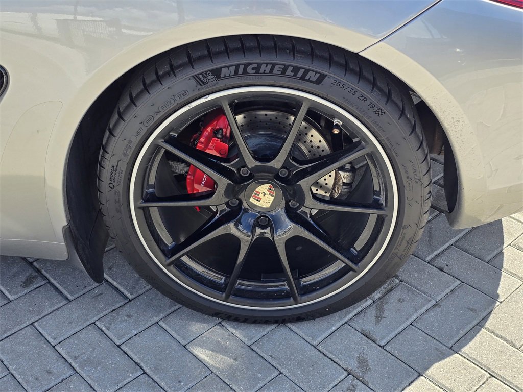 Used 2012 Porsche Cayman R image 5