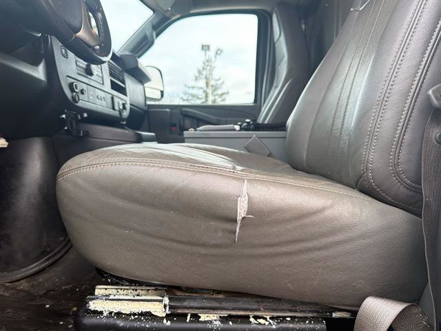 Used 2017 Chevrolet Express 3500 Extended image 14