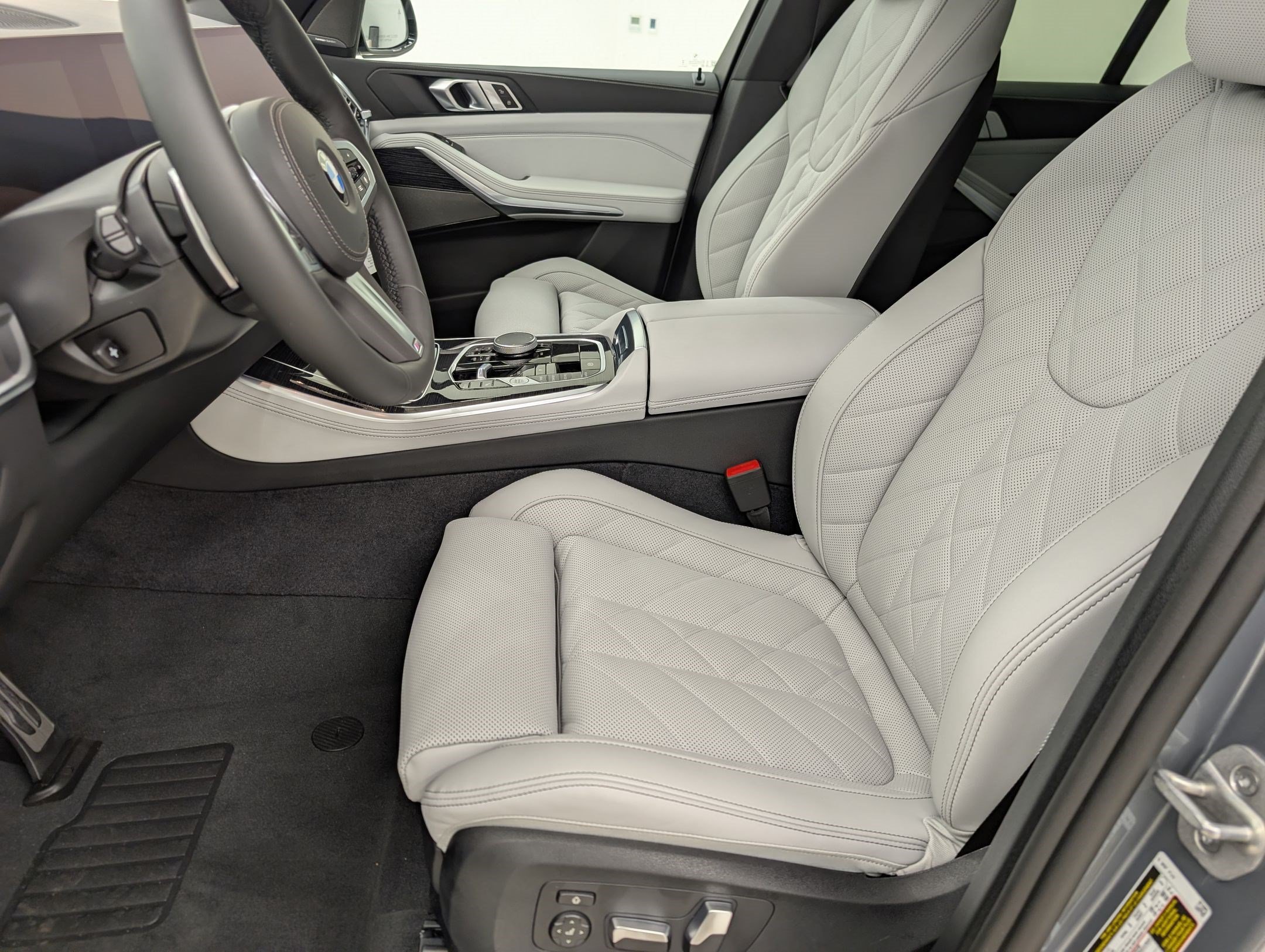 New 2026 BMW X5 sDrive40i w/ M Sport Package RWD image 5