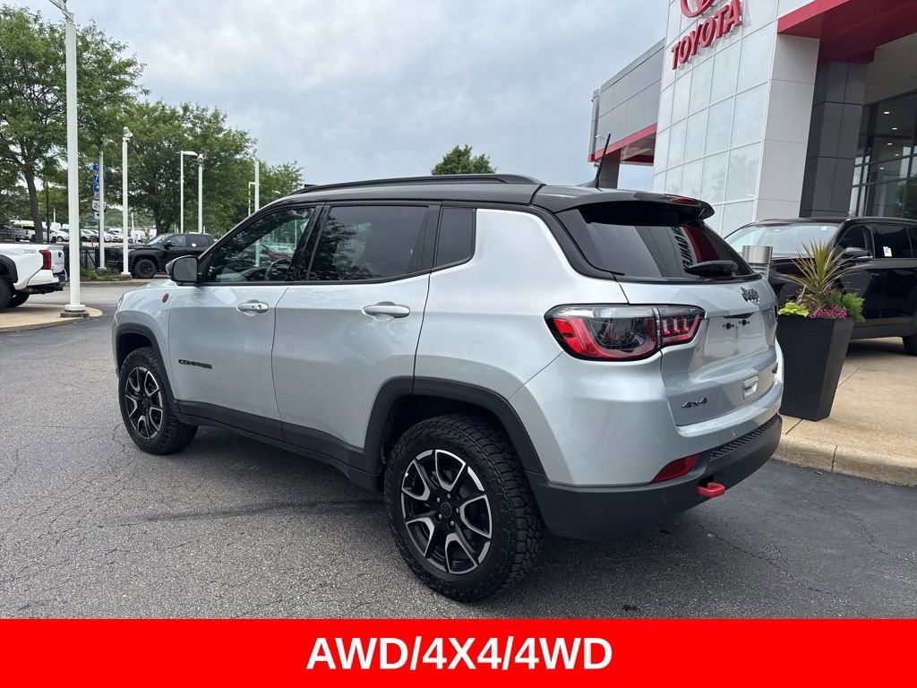 Used 2025 Jeep Compass Trailhawk AWD/4WD image 5