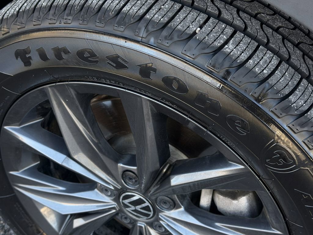 Used 2024 Volkswagen Tiguan SE image 10