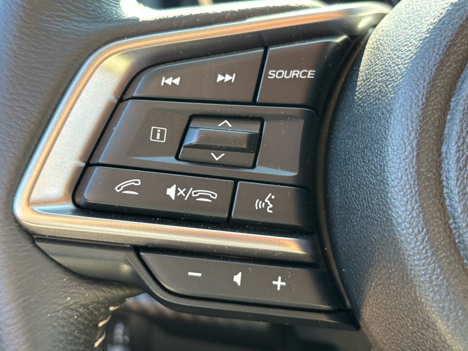 Used 2025 Subaru Ascent Premium w/ Premium Package image 37