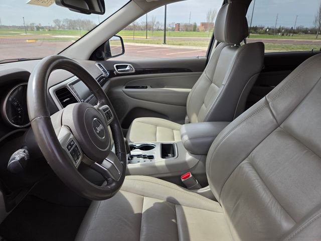 Used 2011 Jeep Grand Cherokee Laredo AWD/4WD image 10