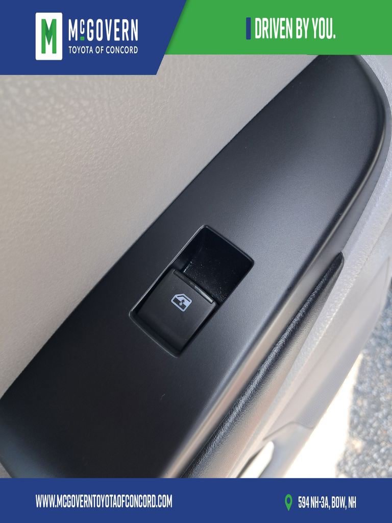 Used 2019 Toyota Highlander Plus AWD/4WD image 16