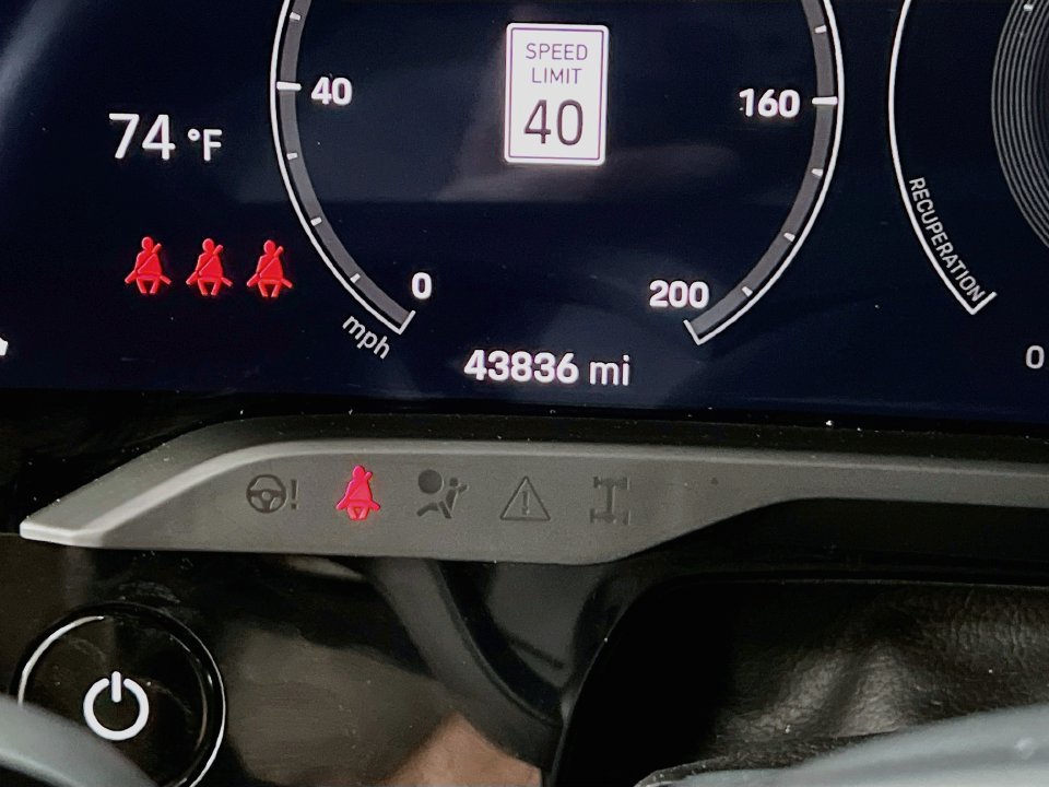 Used 2020 Porsche Taycan Turbo AWD/4WD image 13