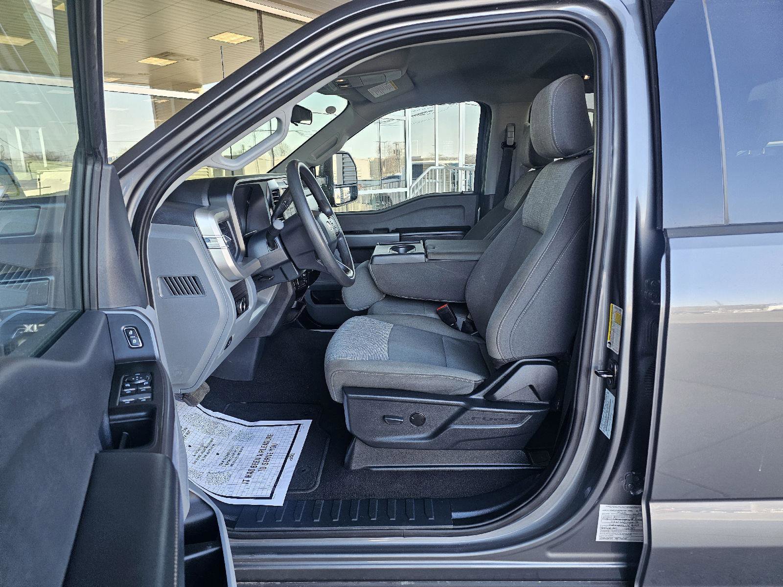 Used 2025 Ford F350 XLT image 19