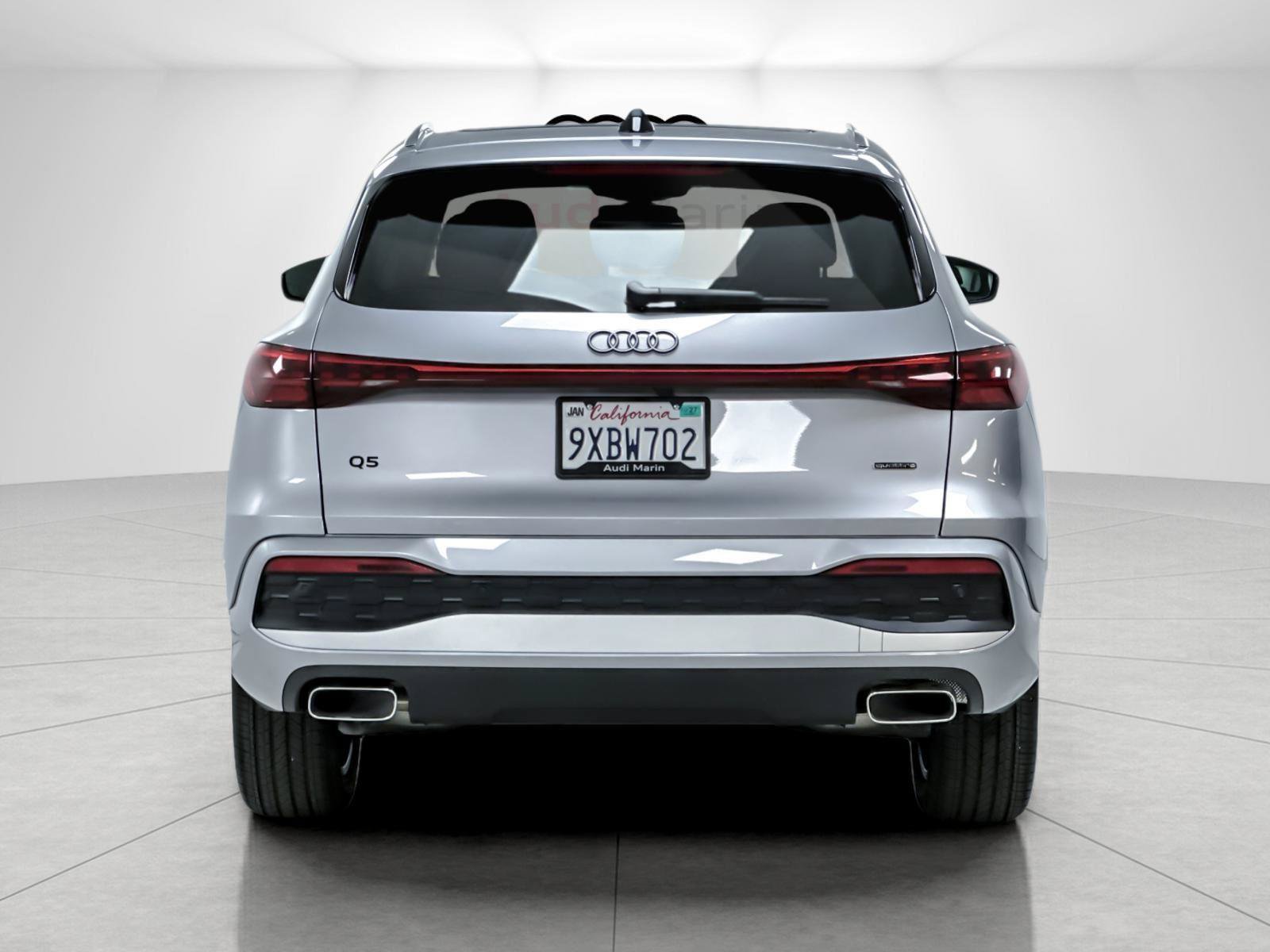 Used 2025 Audi Q5 Premium Plus w/ Premium Plus AWD/4WD image 4