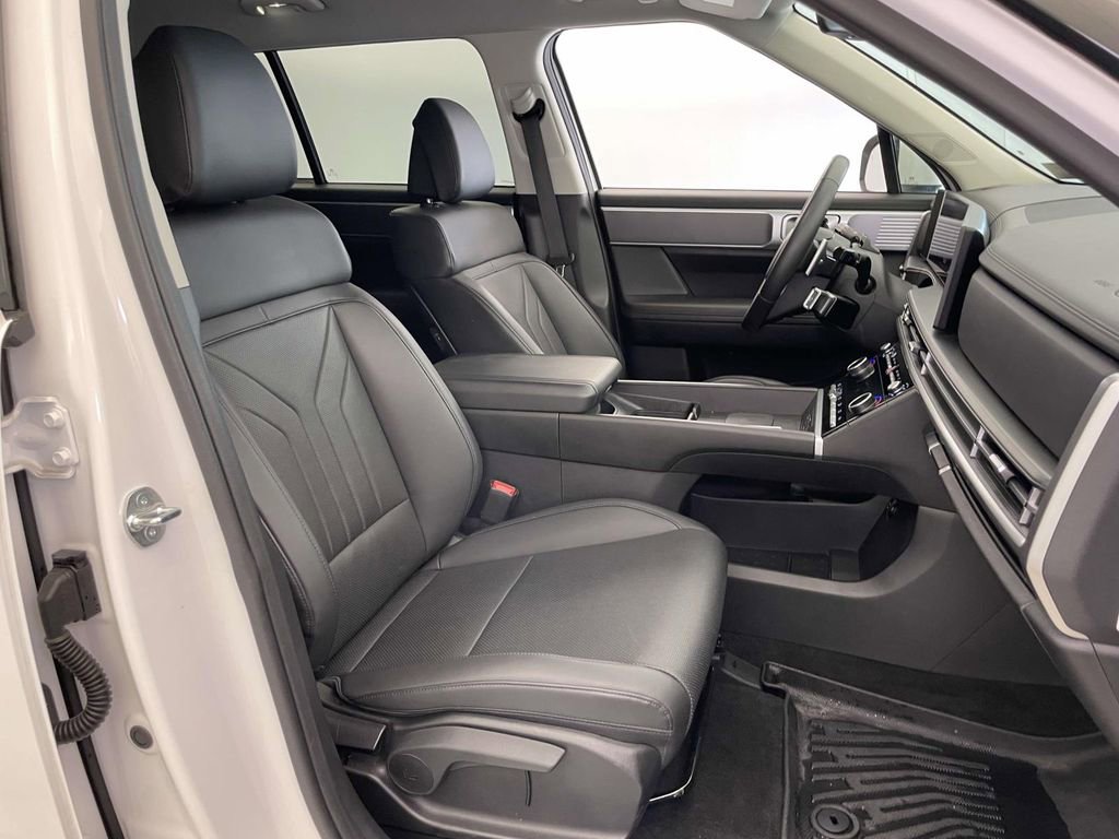 Used 2025 Hyundai Santa Fe SEL AWD/4WD image 19