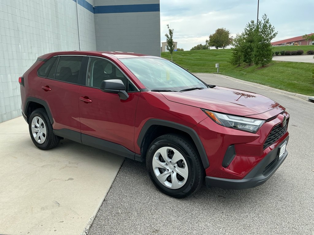 Used 2025 Toyota RAV4 LE AWD/4WD image 13