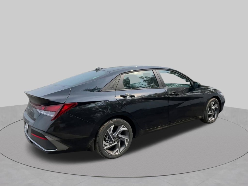 Used 2025 Hyundai Elantra Sport FWD image 24