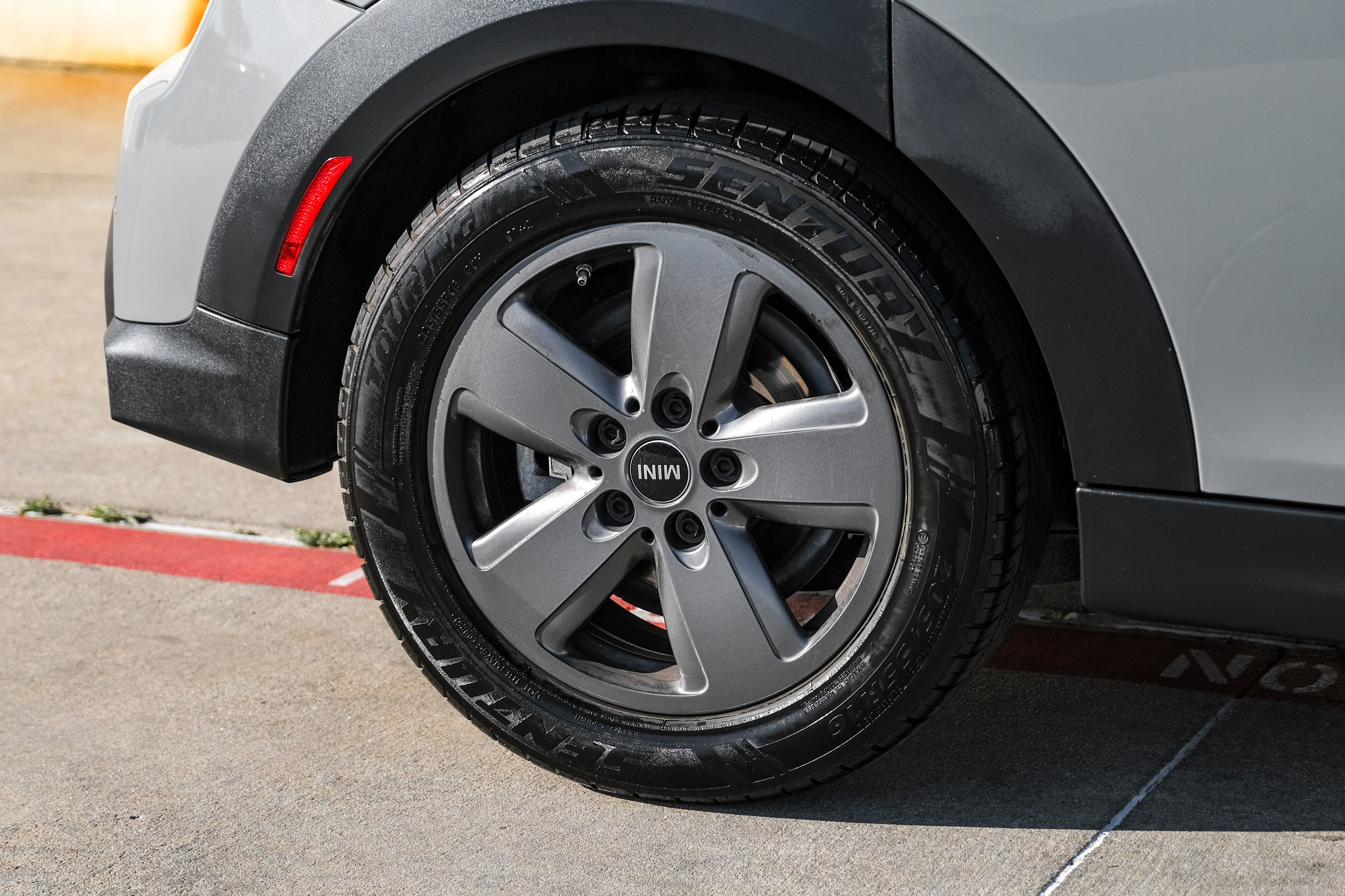 Used 2022 MINI Cooper 4-Door Hardtop w/ Signature Upholstery Package image 49