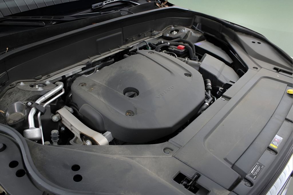 Used 2023 Volvo XC90 B6 Ultimate w/ Lounge Package image 33