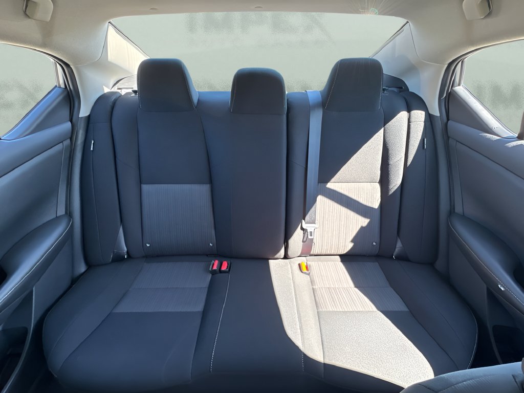 Used 2025 Nissan Sentra SV FWD image 10