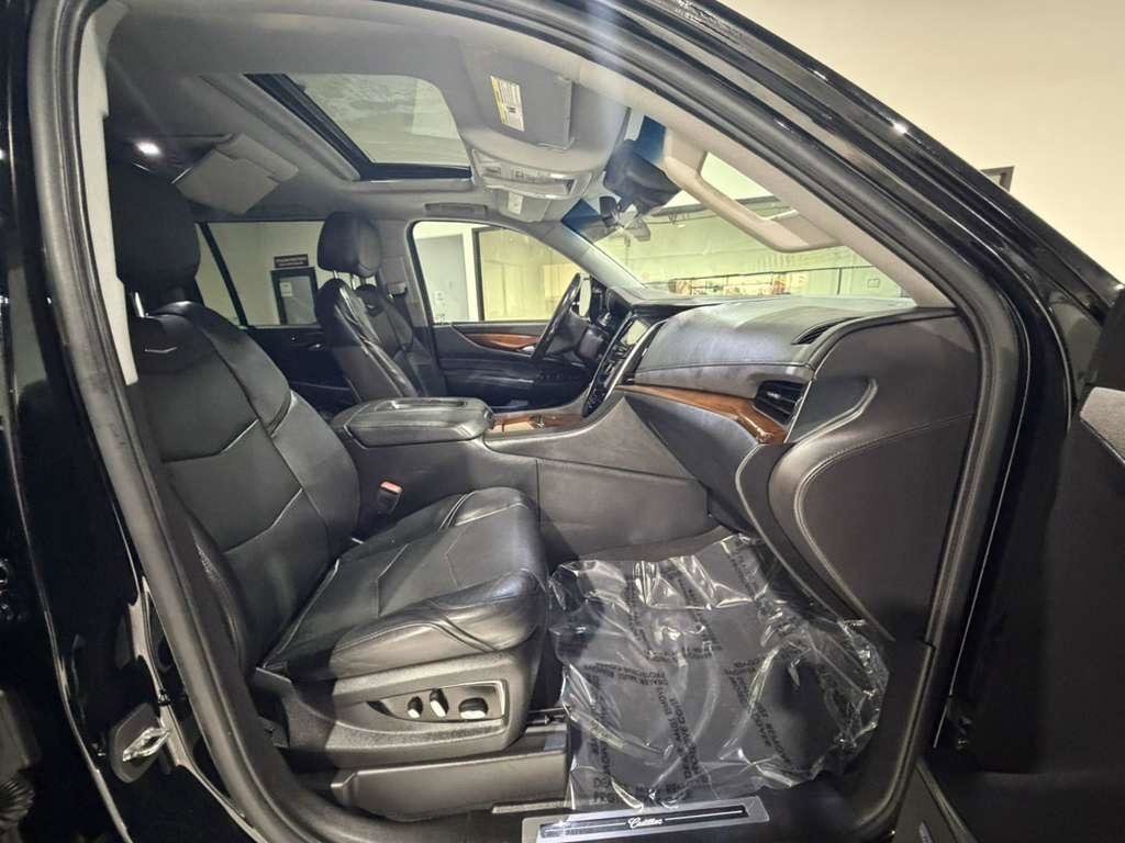 Used 2018 Cadillac Escalade ESV Premium Luxury image 20