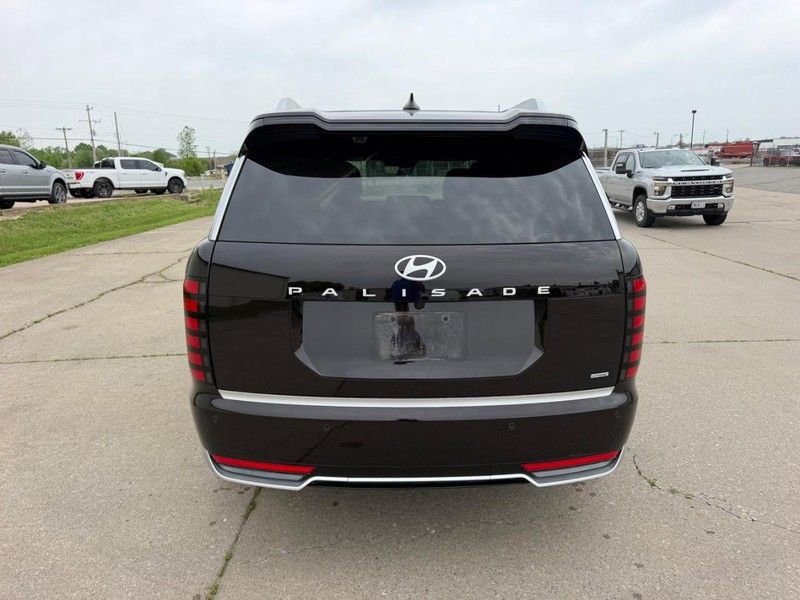 Used 2026 Hyundai Palisade Calligraphy image 4