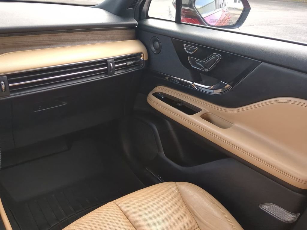 Used 2020 Lincoln Corsair Reserve image 17