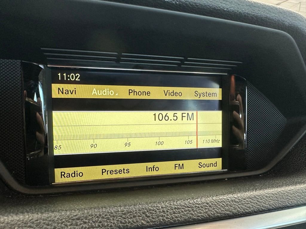 Used 2011 Mercedes-Benz E 550 4MATIC Sedan image 6