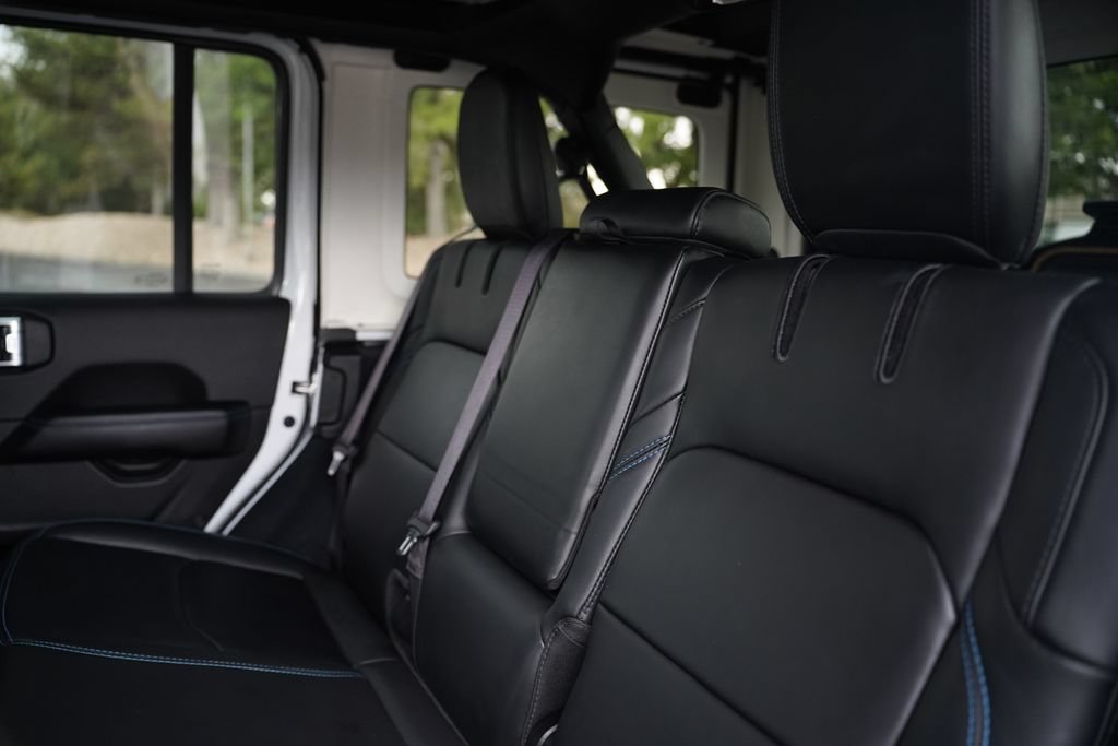 Used 2024 Jeep Wrangler Unlimited Rubicon 4xe AWD/4WD image 11