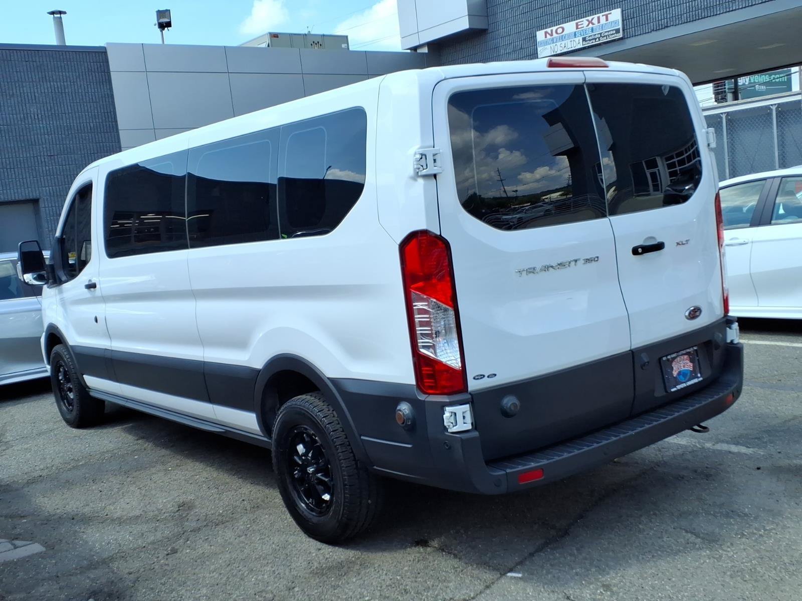 Used 2020 Ford Transit 350 XLT RWD image 4