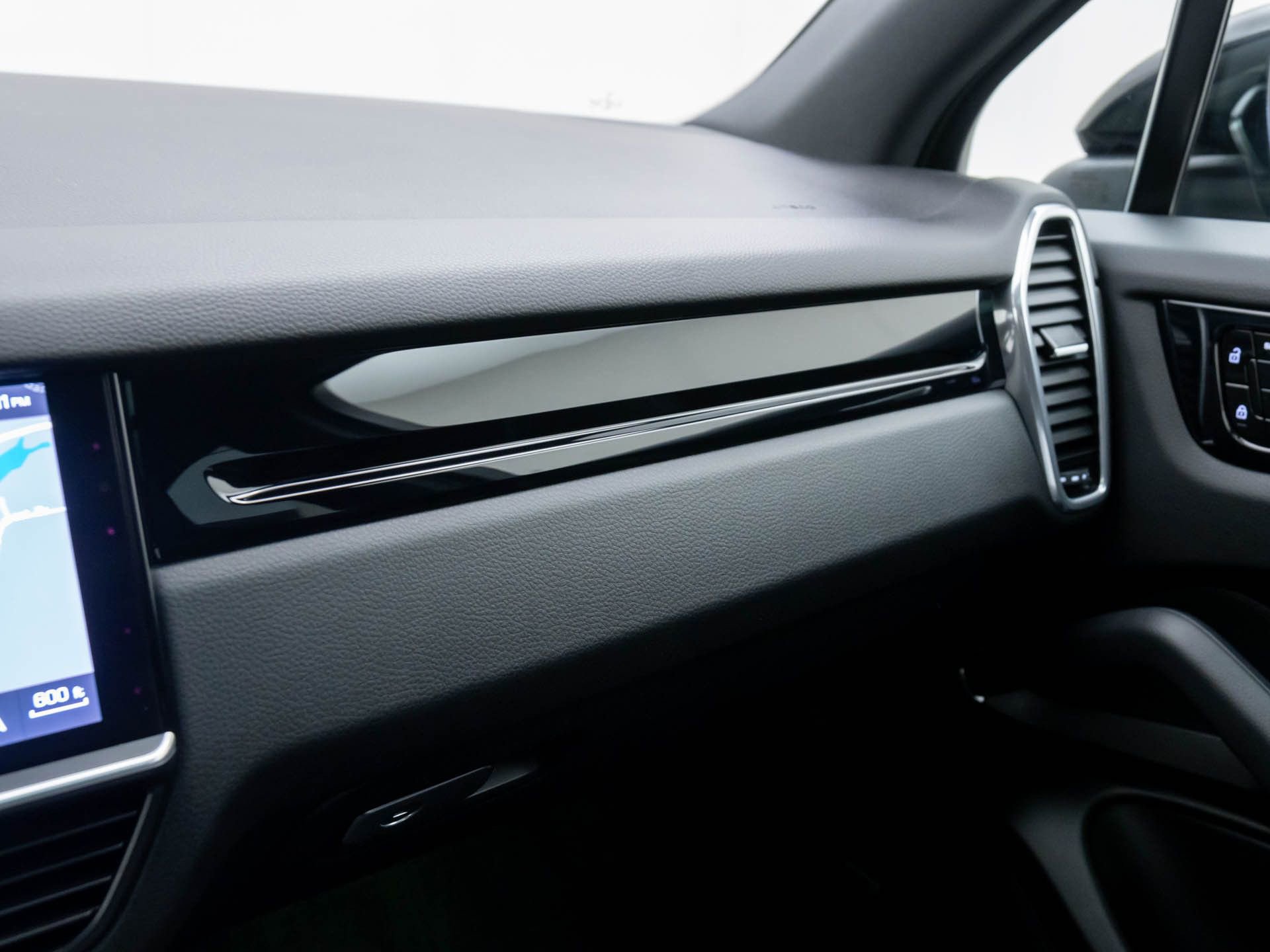 Used 2021 Porsche Cayenne E-Hybrid image 28