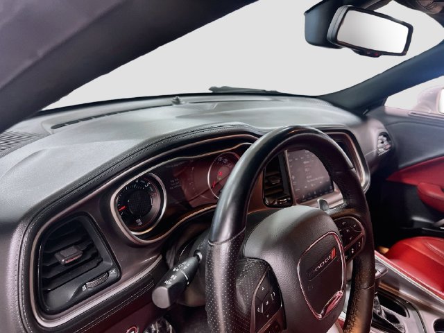 Used 2022 Dodge Challenger R/T Scat Pack RWD image 9