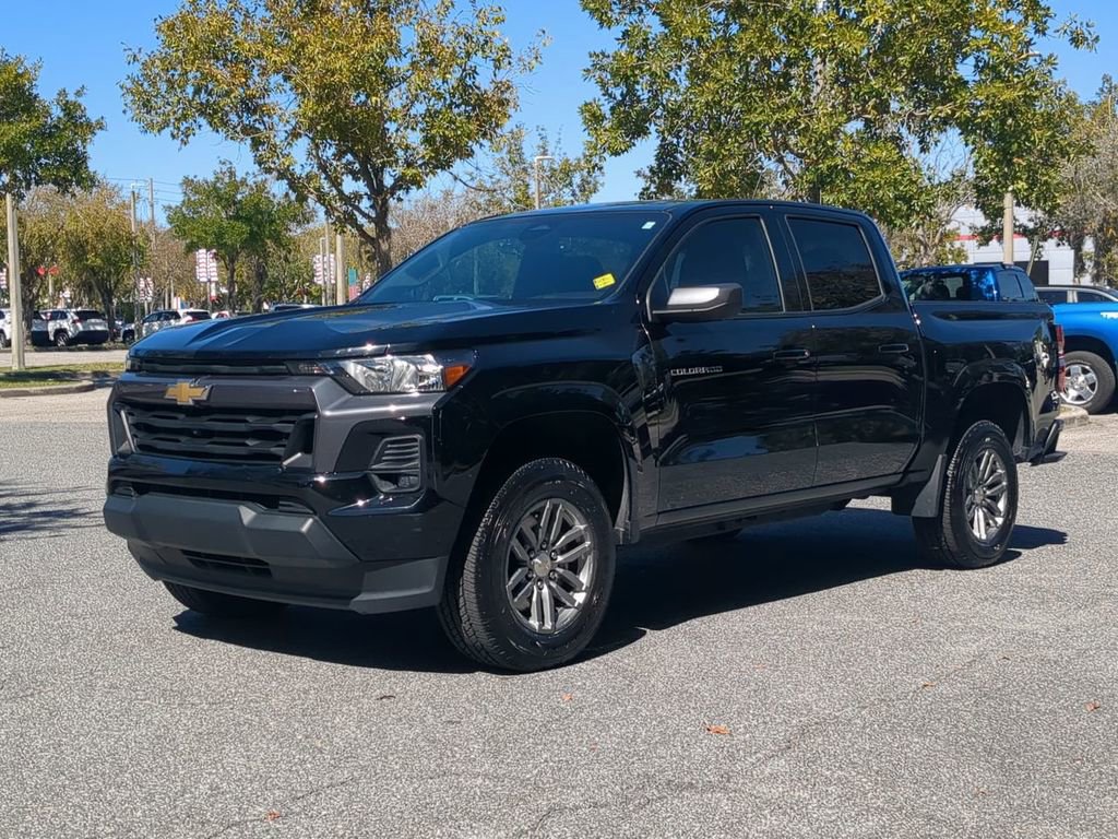 Used 2023 Chevrolet Colorado LT w/ LT Convenience Package II image 2