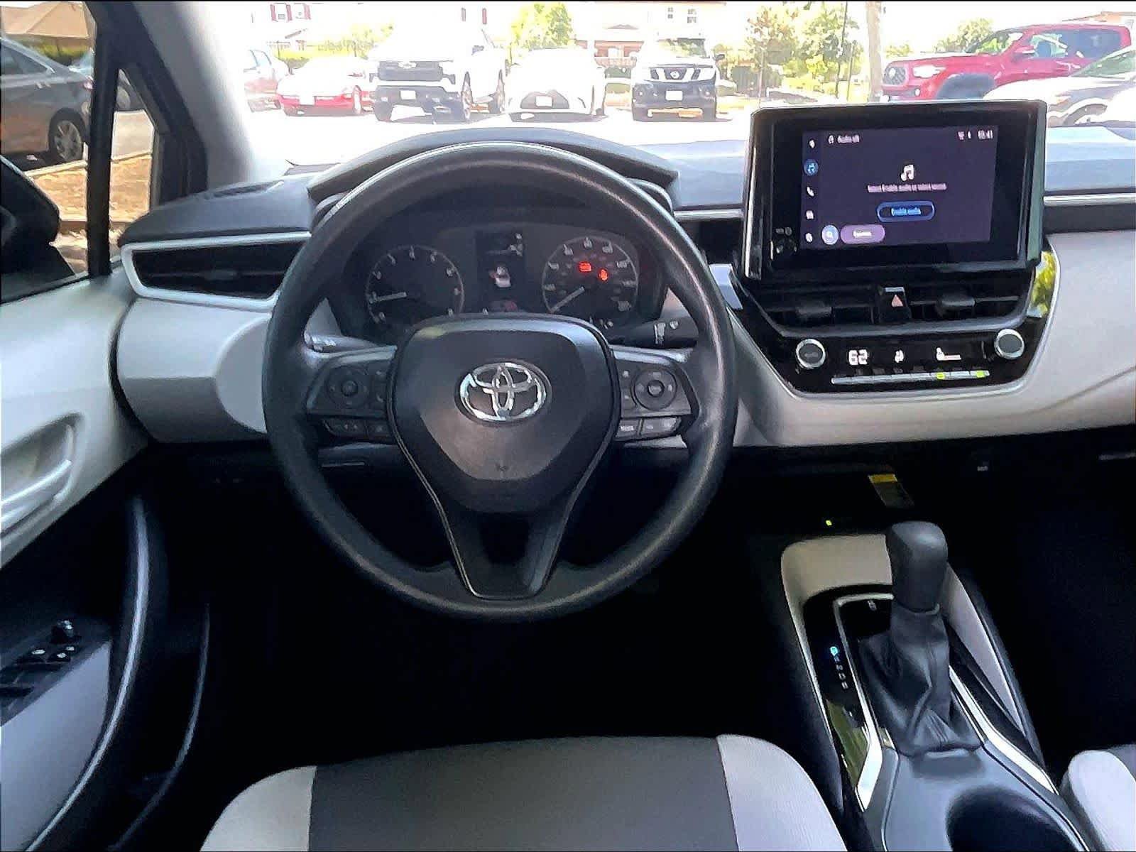 Used 2025 Toyota Corolla LE w/ LE Premium Package FWD image 7