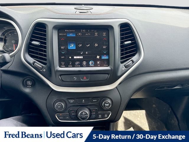 Used 2016 Jeep Cherokee Limited image 12