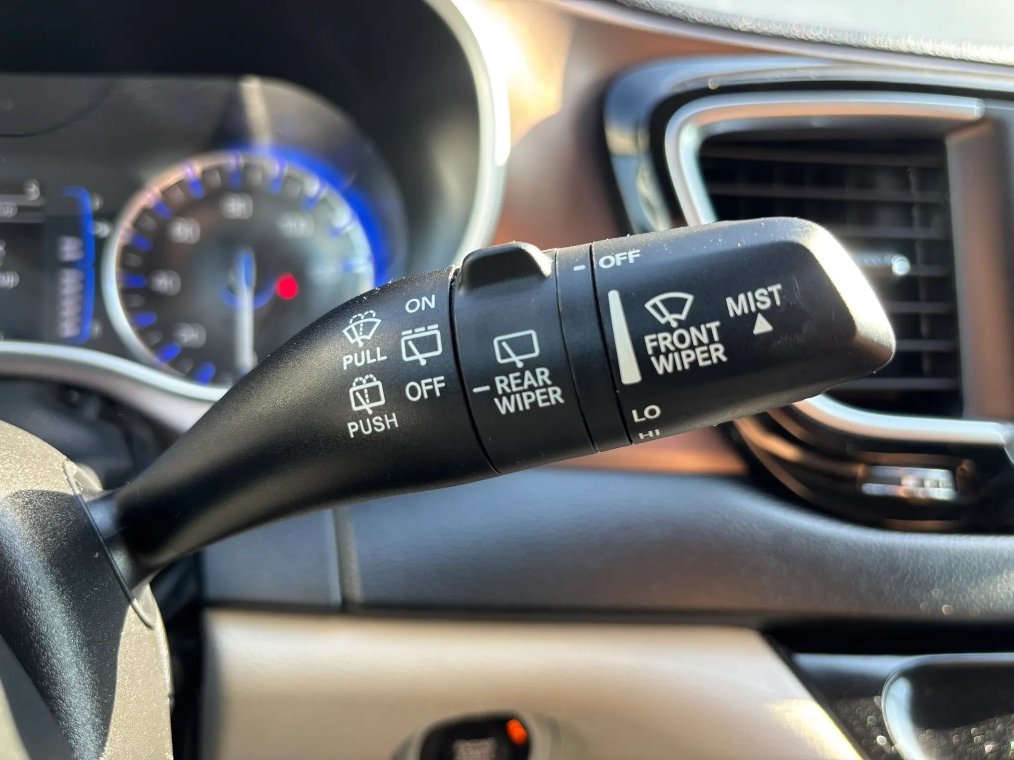 Used 2021 Chrysler Voyager L FWD image 22