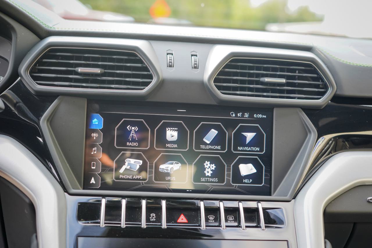 Used 2019 Lamborghini Urus AWD/4WD image 14