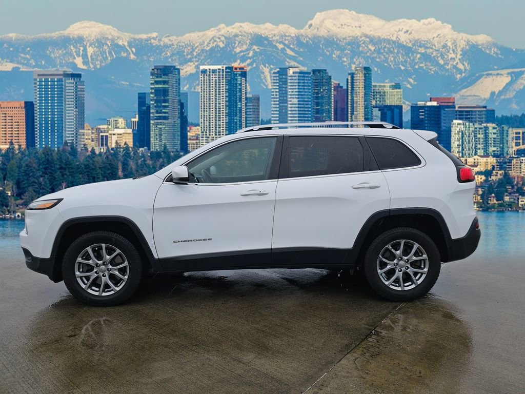 Used 2018 Jeep Cherokee Latitude Plus w/ Cold Weather Group image 5