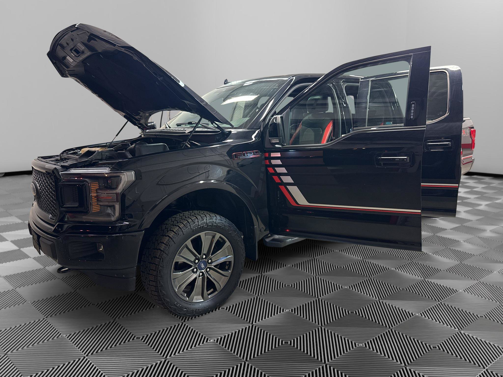 Used 2018 Ford F150 Lariat w/ Equipment Group 502A Luxury AWD/4WD image 11