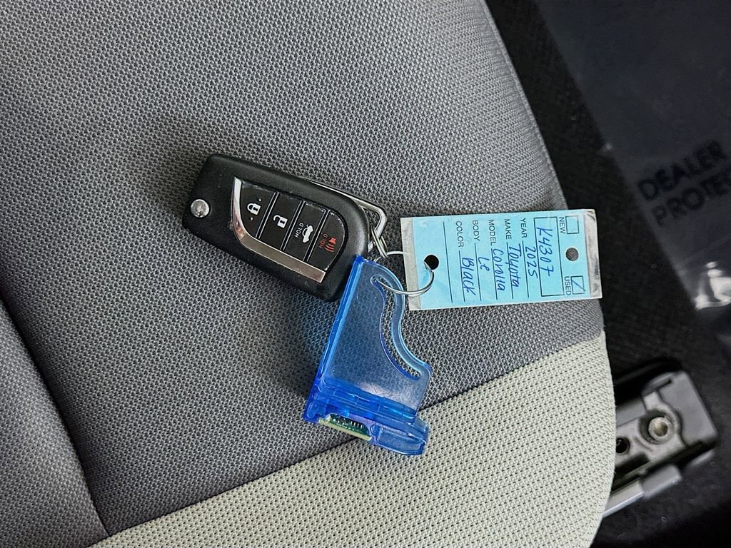 Used 2025 Toyota Corolla LE image 35