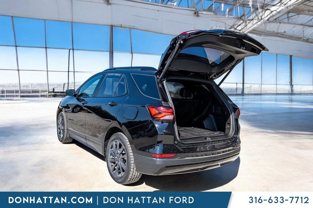 Used 2022 Chevrolet Equinox RS w/ LPO, Floor Liner Package image 28