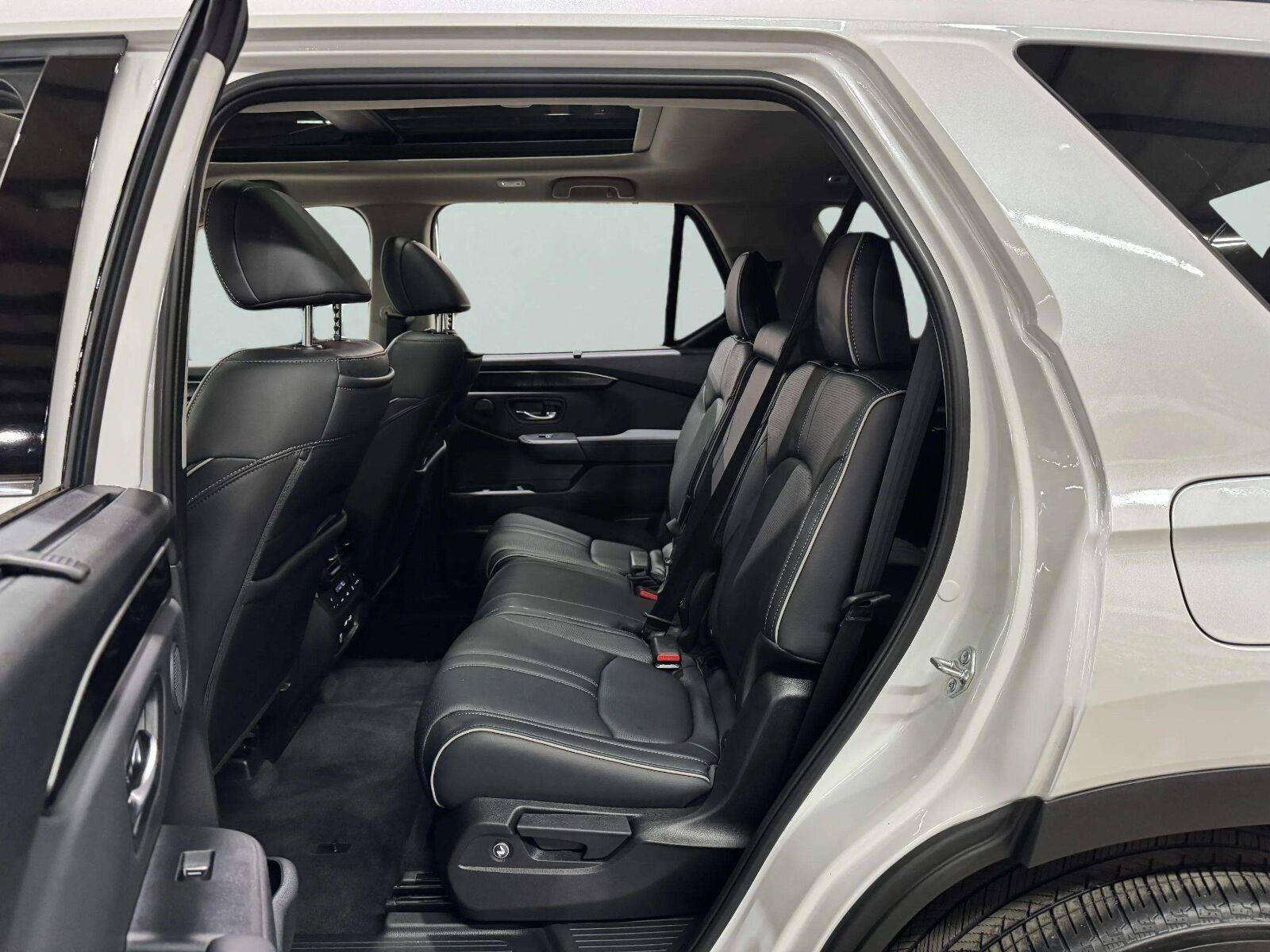 Used 2023 Honda Pilot Elite image 28