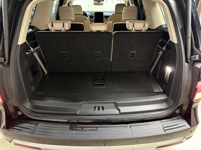 Used 2023 Ford Expedition Limited AWD/4WD image 15