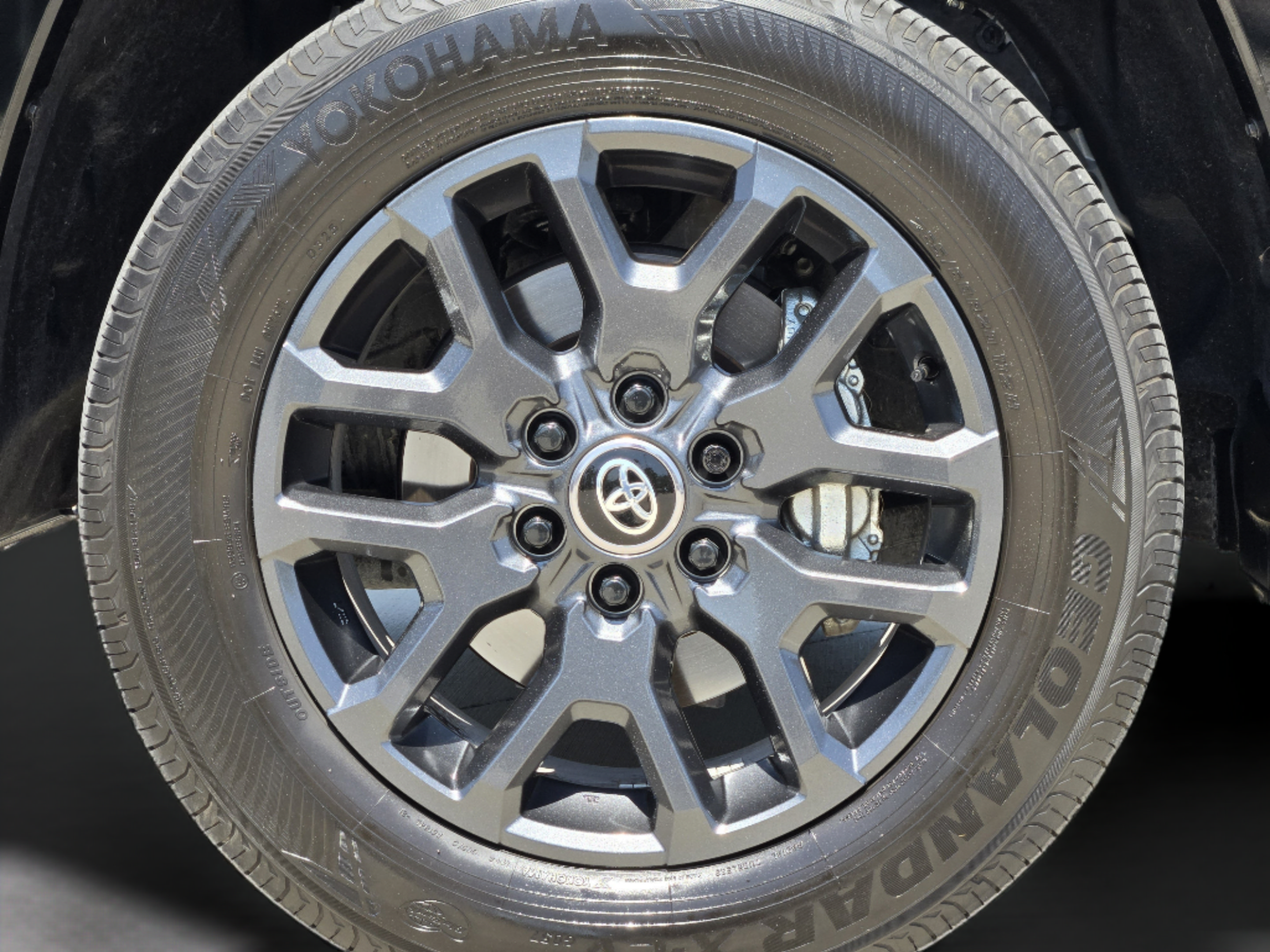 Used 2025 Toyota Sequoia Platinum AWD/4WD image 41