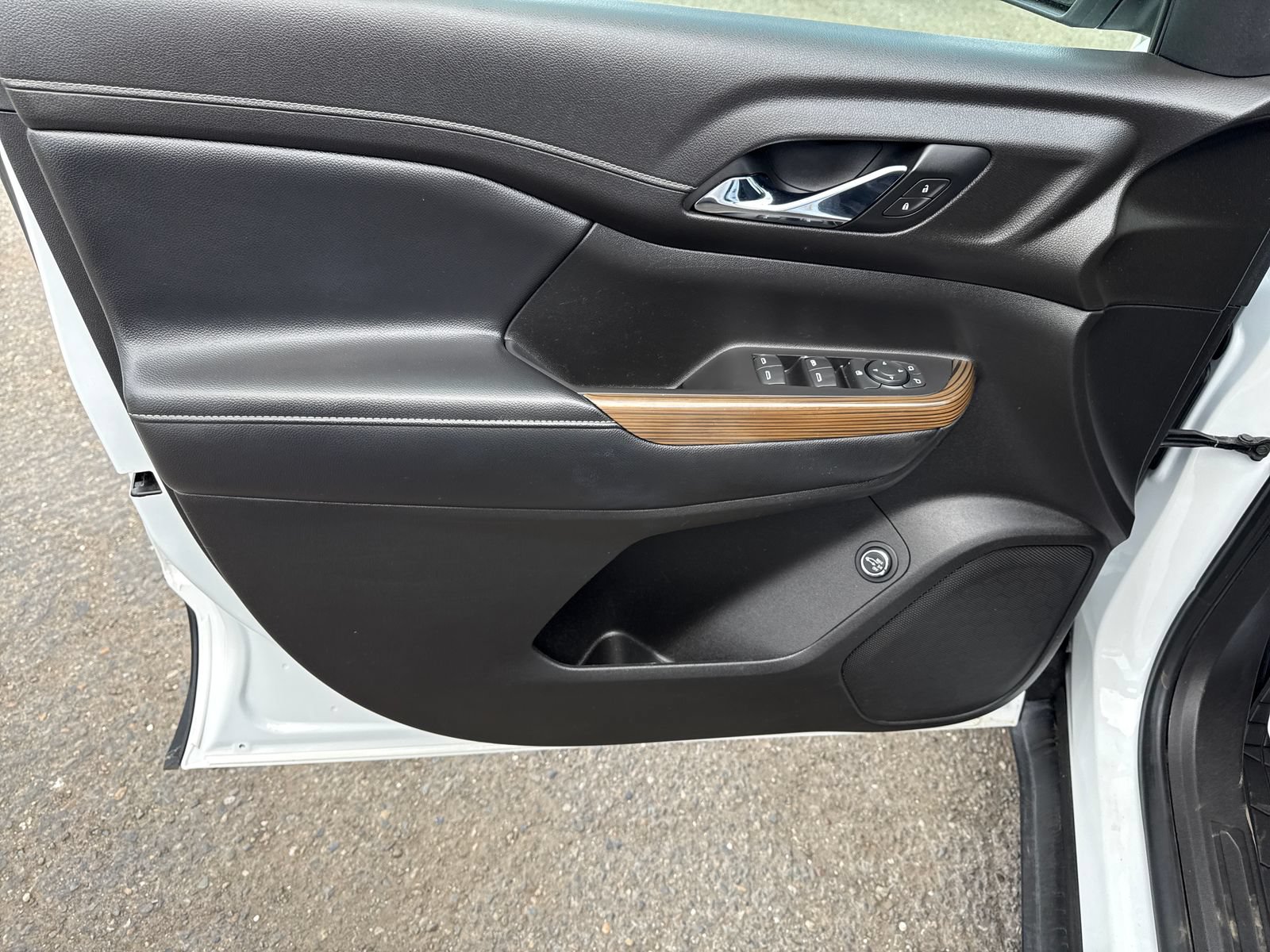 Used 2019 GMC Acadia SLE FWD image 10