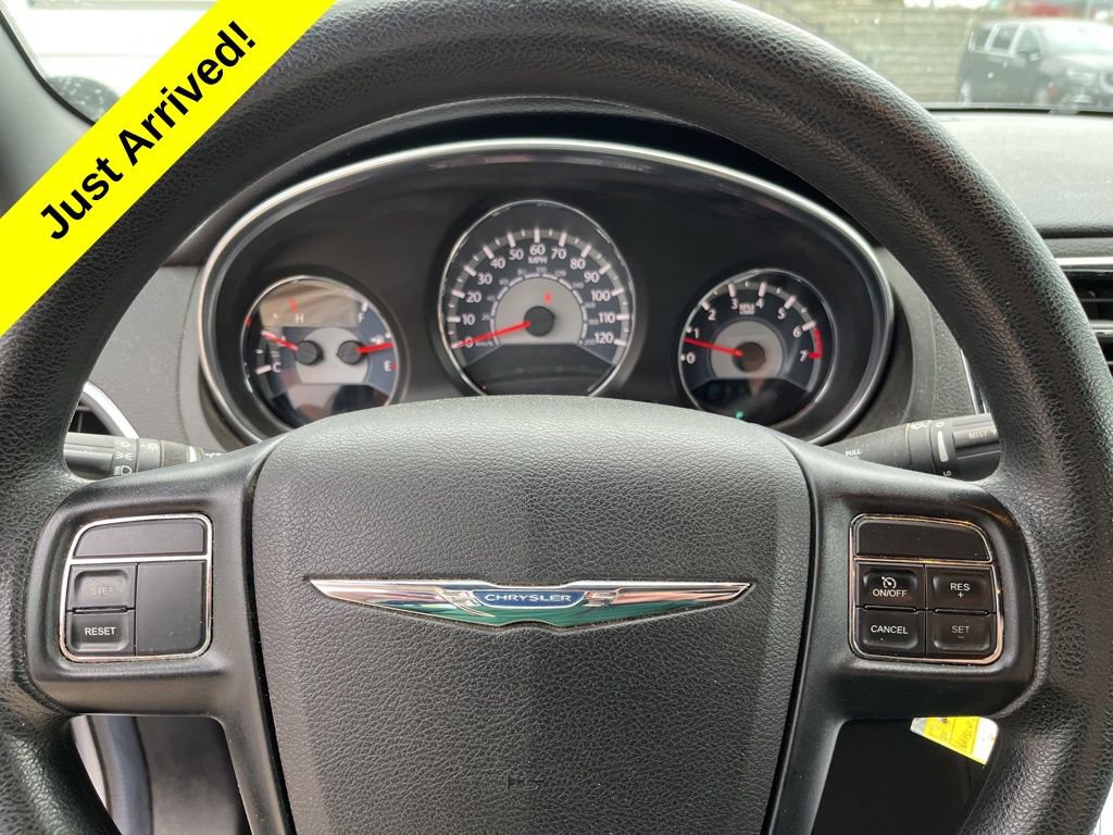 Used 2014 Chrysler 200 LX image 10