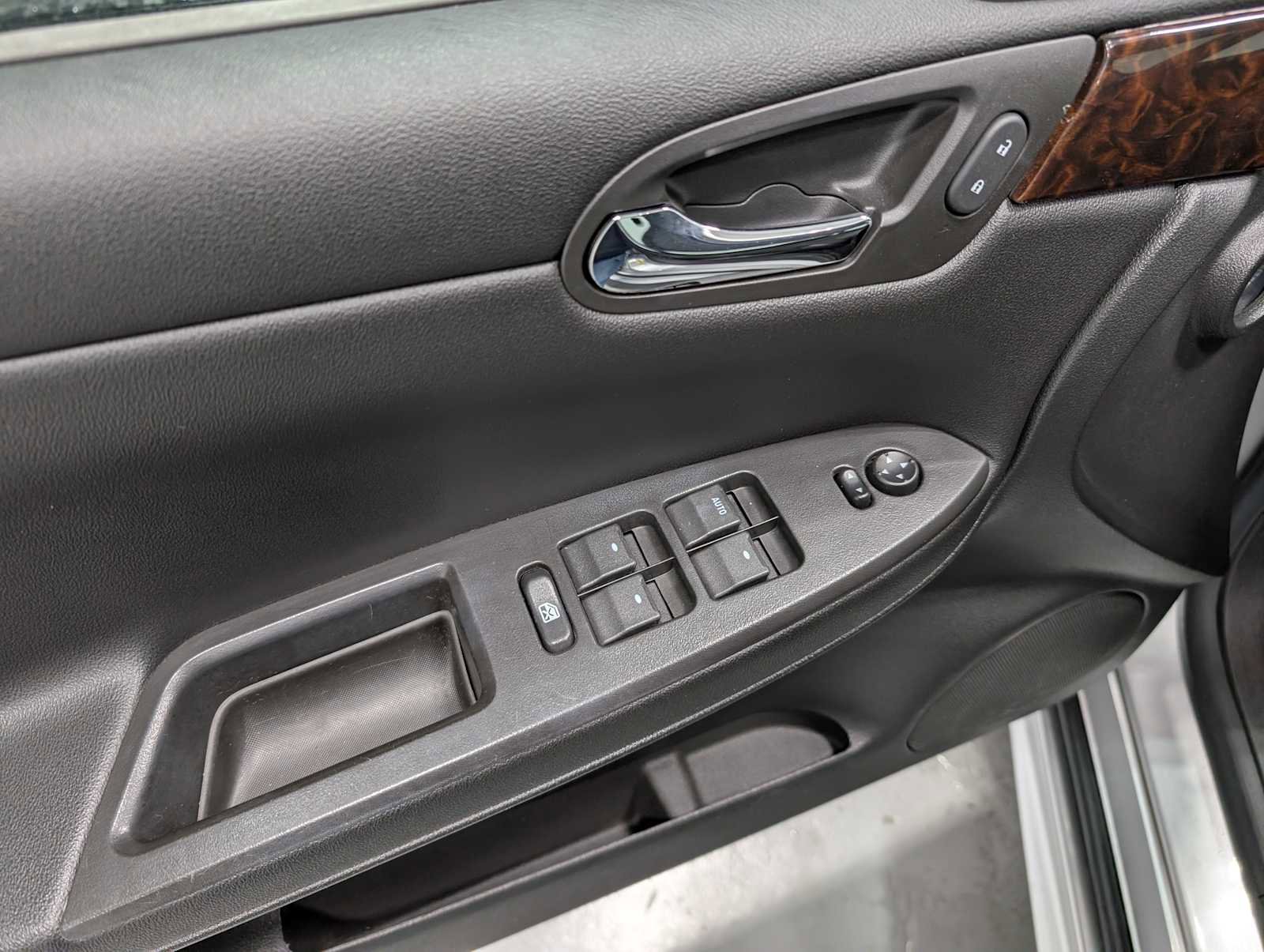 Used 2014 Chevrolet Impala LT image 37