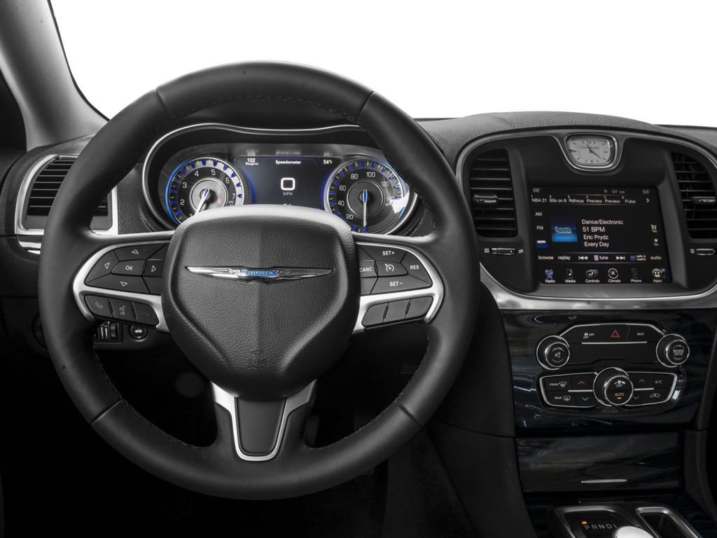 Used 2016 Chrysler 300 Limited RWD image 4