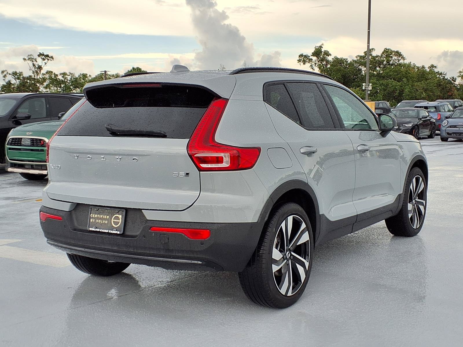 Certified 2025 Volvo XC40 B5 Ultra AWD/4WD image 7