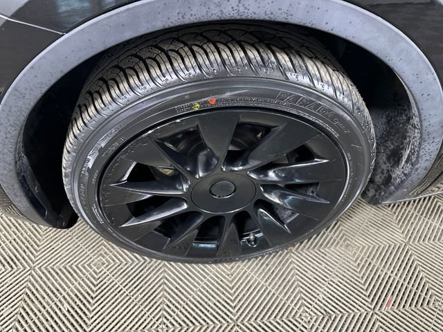 Used 2021 Tesla Model Y Long Range image 10