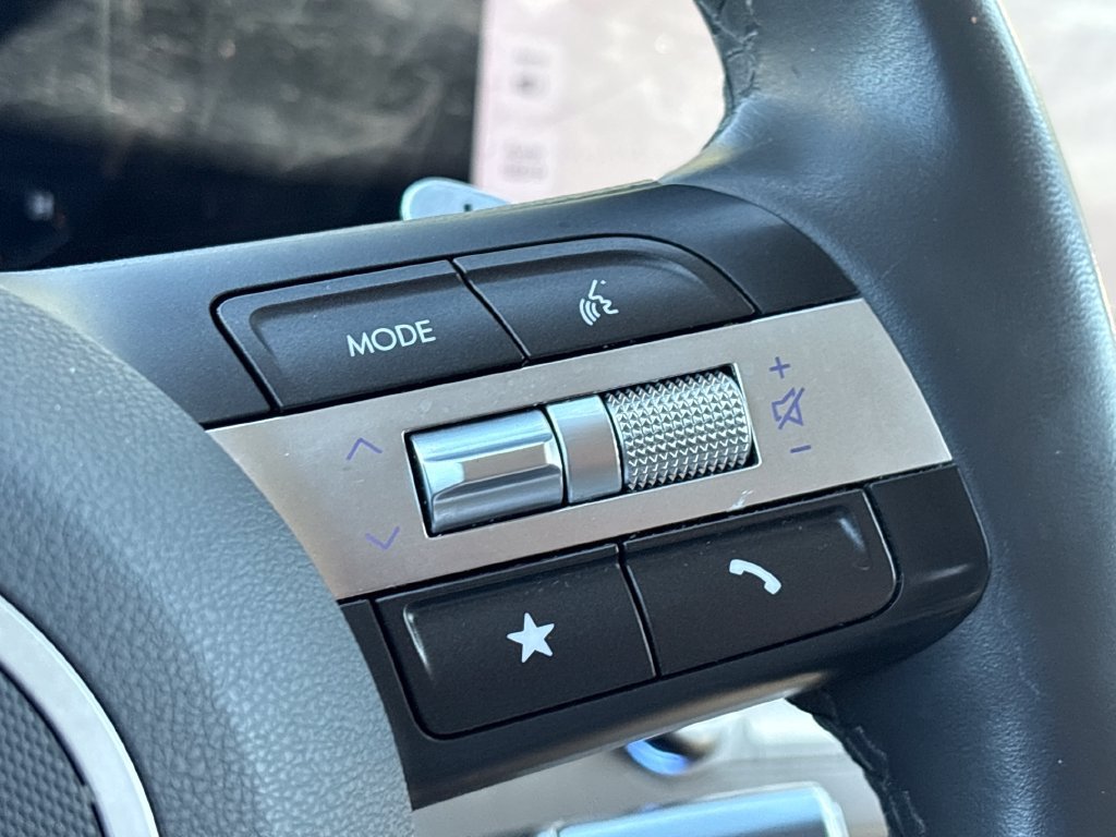 Used 2024 Hyundai Kona Limited FWD image 36