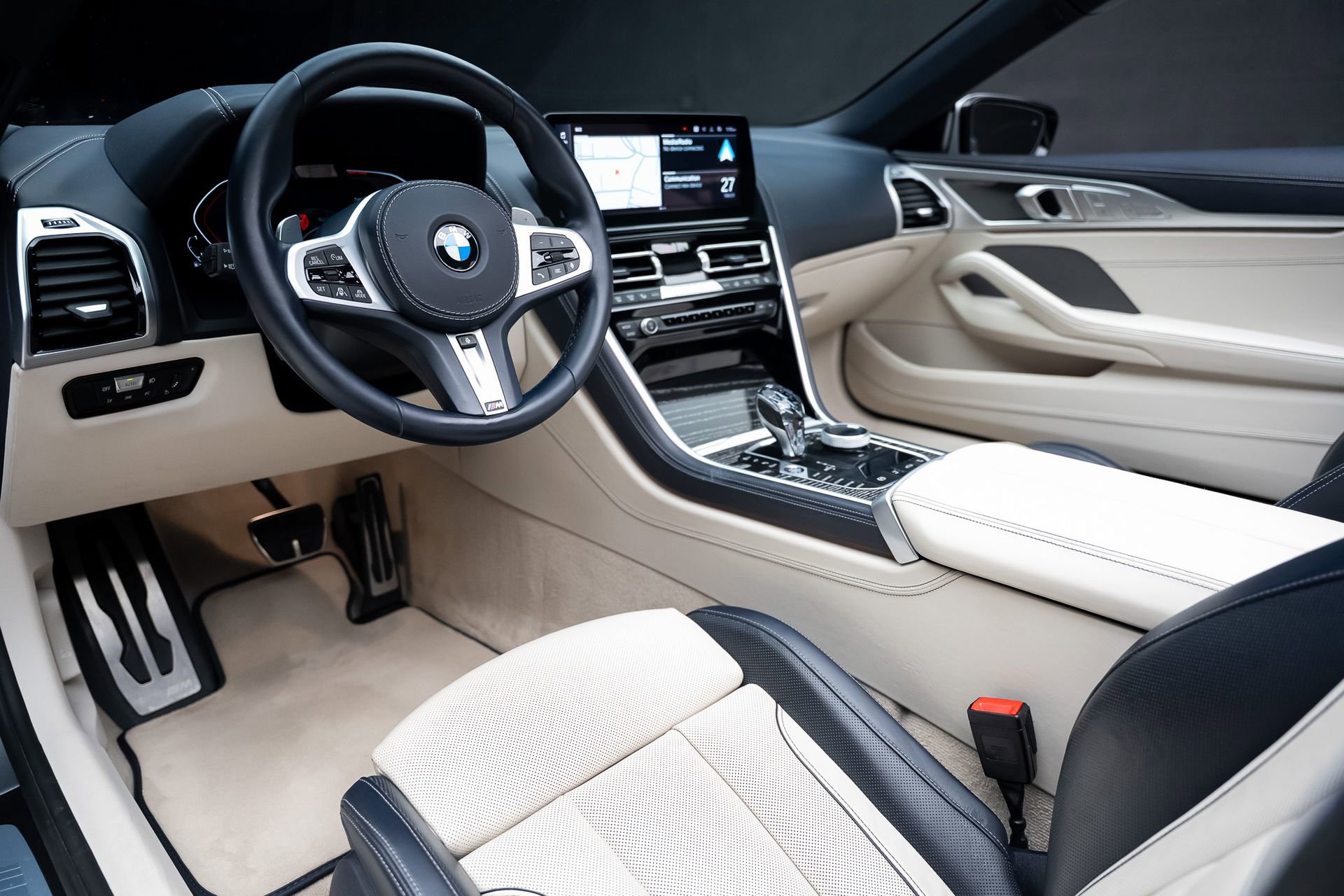 Used 2023 BMW 840i xDrive Convertible image 2