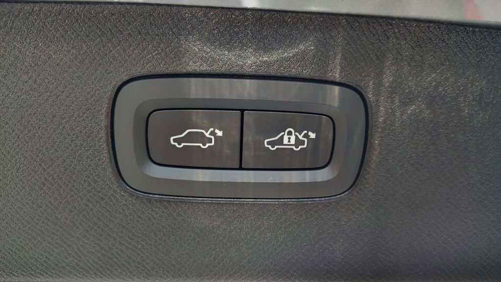 New 2026 Volvo XC90 B6 Ultra image 36