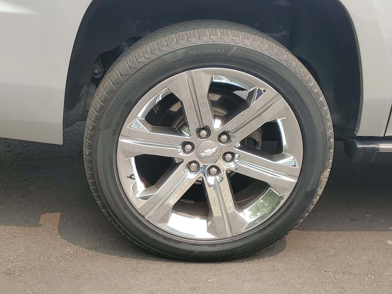 Used 2020 Chevrolet Suburban Premier w/ Premier 6.2L Value Package AWD/4WD image 6