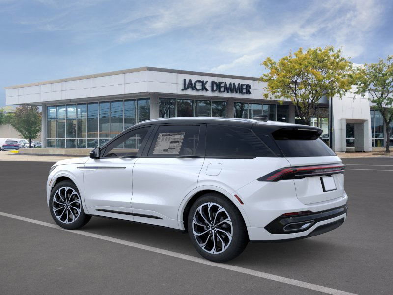 Used 2026 Lincoln Nautilus Reserve image 4