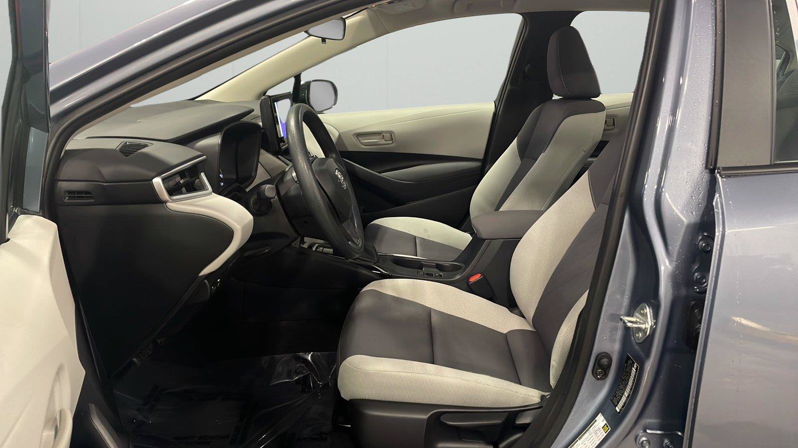 Used 2024 Toyota Corolla LE FWD image 10